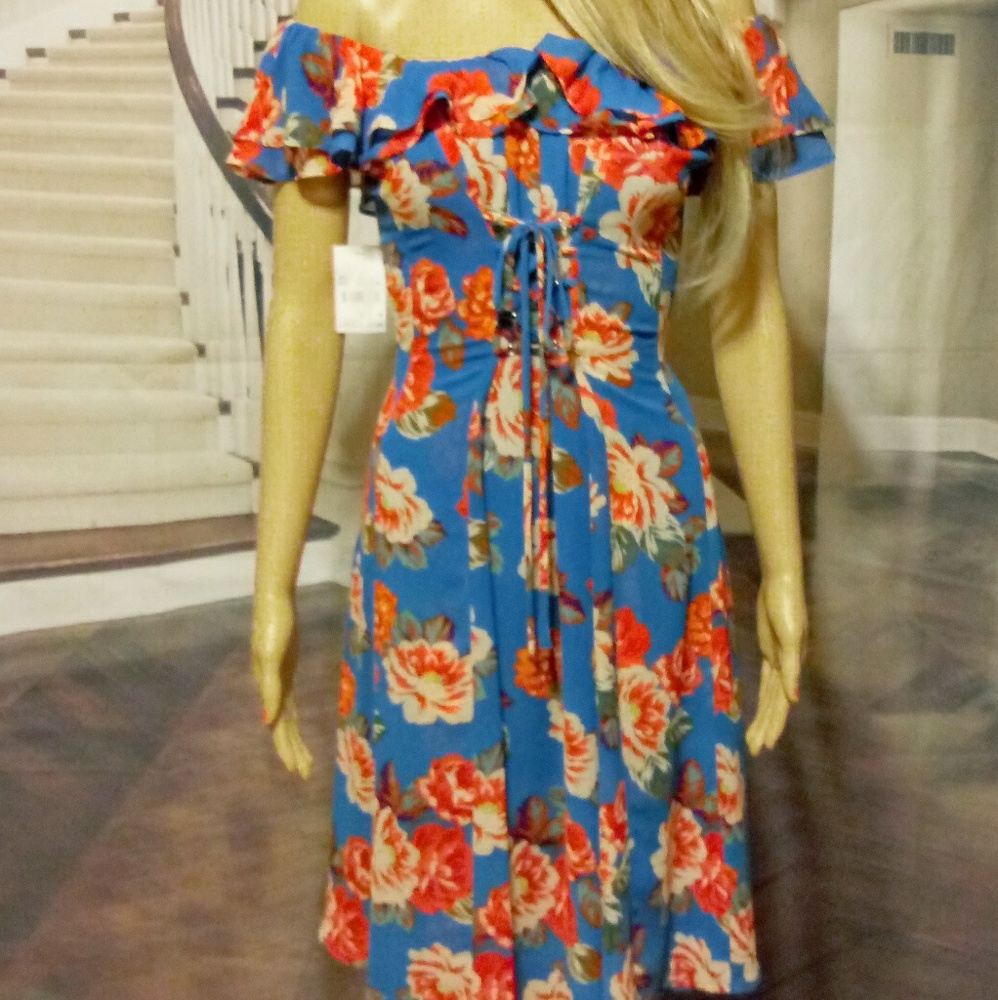 ASTR Flowered dress